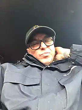 DoggiiDick online show from March 2026 09:00:01 PM