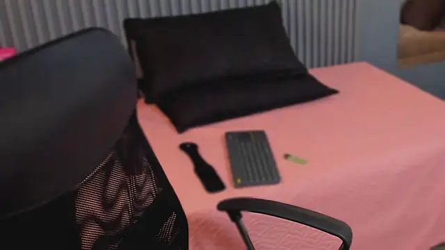 SusanaBell  online show from April 2026 07:20:01 PM