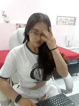 EvaMark  online show from April 2026 11:16:01 AM