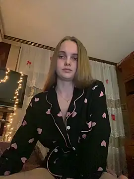 LunaVey online show from June 2026 06:24:01 PM