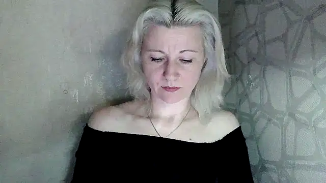 Katerina-Kissa online show from May 2026 06:38:01 PM