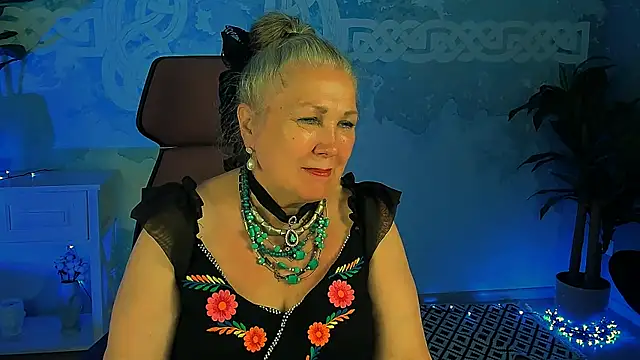 Snapshot of LilaMaharani chatting on May 2026 01:05:02 PM LilaMaharani online show from May 2026 01:05:02 PM