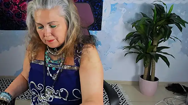 Snapshot of LilaMaharani chatting on June 2026 12:43:02 PM LilaMaharani online show from June 2026 12:43:02 PM