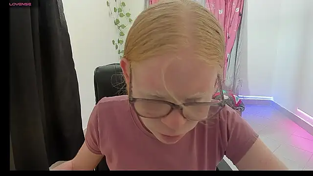 Albingirl online show from March 2026 07:26:02 PM