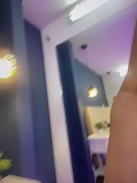 Jadee 01 online show from April 2026 11:27:02 PM