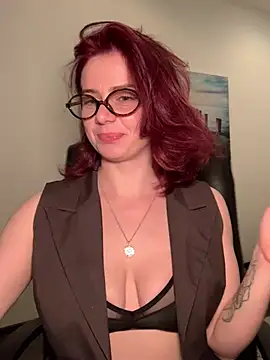 VelvetChloe online show from May 2026 04:44:01 PM