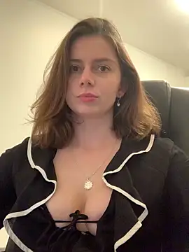 VelvetChloe online show from April 2026 06:20:01 PM