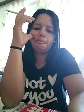 Snapshot of roxana_e43 chatting on July 2026 06:20:02 AM roxana e43 online show from July 2026 06:20:02 AM
