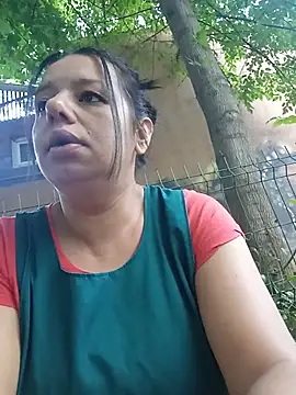 Snapshot of roxana_e43 chatting on July 2026 04:37:02 AM roxana e43 online show from July 2026 04:37:02 AM