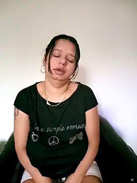 roxana e43 online show from May 2026 04:56:02 AM