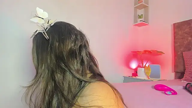 laurengarciaa online show from March 2026 10:42:01 PM