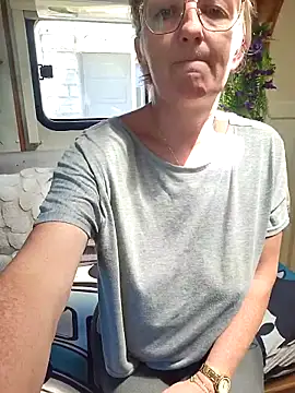 lescoquinsdu40 online show from May 2026 11:46:02 AM