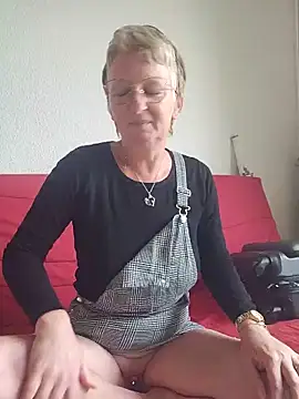 lescoquinsdu40 online show from May 2026 09:05:01 AM