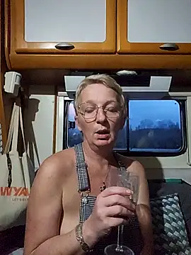 lescoquinsdu40 online show from March 2026 06:24:01 PM