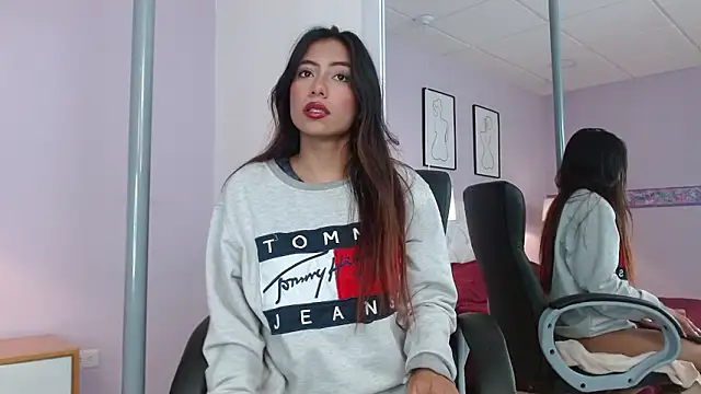 Cataleyaa23 online show from March 2026 07:26:01 PM