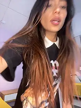 Cataleyaa23 online show from April 2026 08:26:02 PM