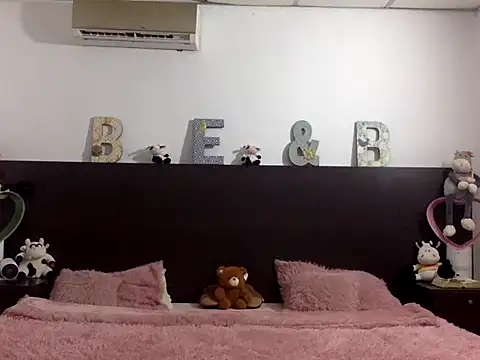 mommy-Milf online show from March 2026 01:42:01 AM