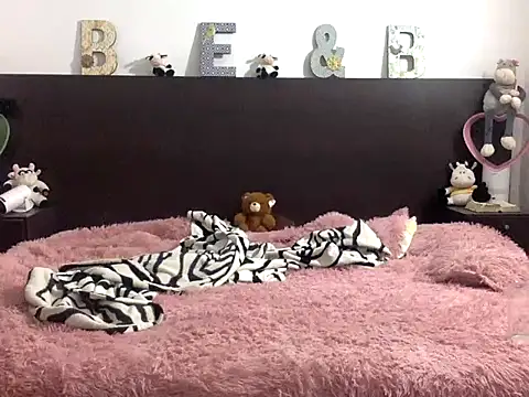 mommy-Milf online show from March 2026 02:40:02 PM