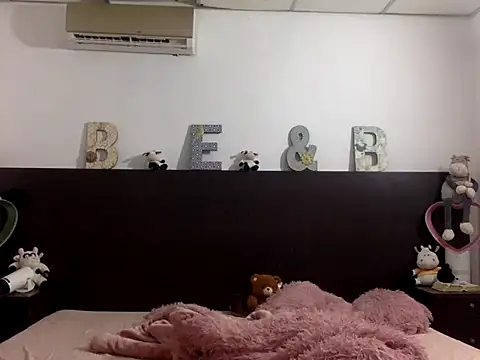 mommy-Milf online show from March 2026 04:52:02 PM