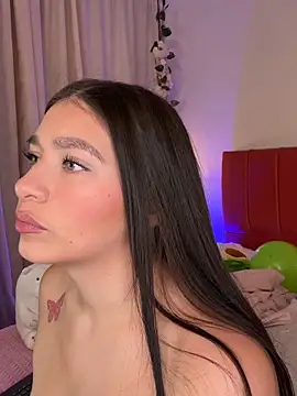 Caandace online show from April 2026 07:42:02 PM