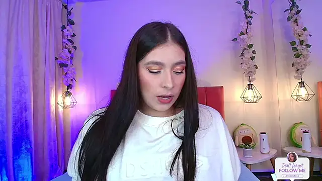 Caandace online show from March 2026 07:19:01 PM