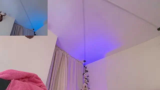 Caandace online show from March 2026 07:14:02 PM