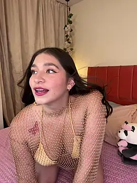 Caandace online show from May 2026 07:22:01 PM
