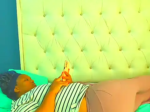 Cuddle Zee online show from March 2026 12:24:01 PM