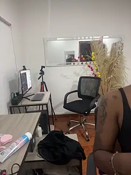 Emi rousse online show from March 2026 11:58:02 AM