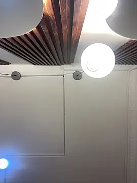 Emi rousse online show from April 2026 01:07:02 PM