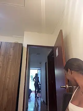 Emi rousse online show from April 2026 12:07:02 PM