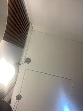 Emi rousse online show from April 2026 12:22:02 PM