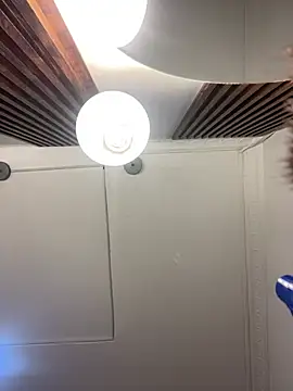 Emi rousse online show from April 2026 12:28:01 PM