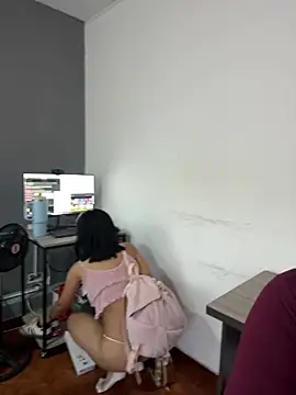 Emi rousse online show from March 2026 12:30:02 PM