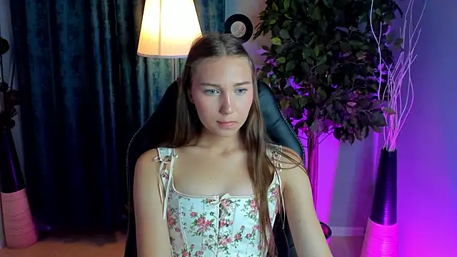OliviaLang online show from May 2026 02:45:01 PM