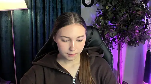 OliviaLang online show from March 2026 12:49:02 PM