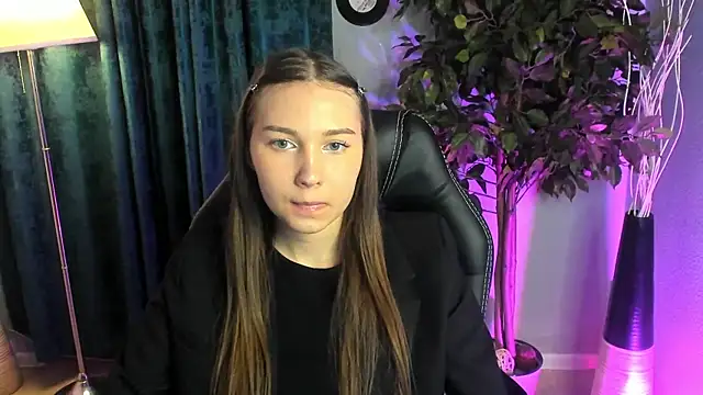 OliviaLang online show from March 2026 11:10:01 AM