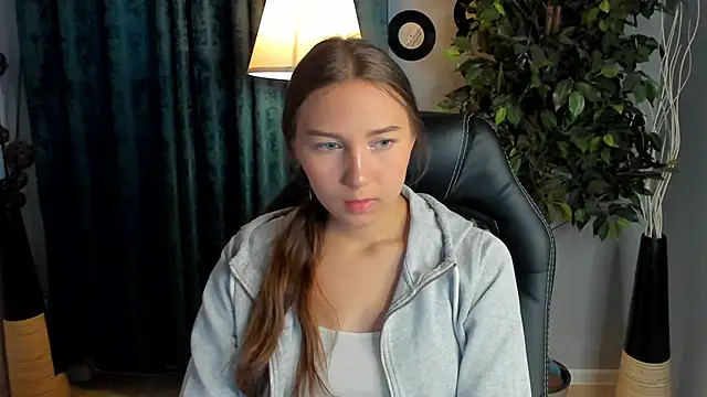 OliviaLang online show from May 2026 10:56:02 AM