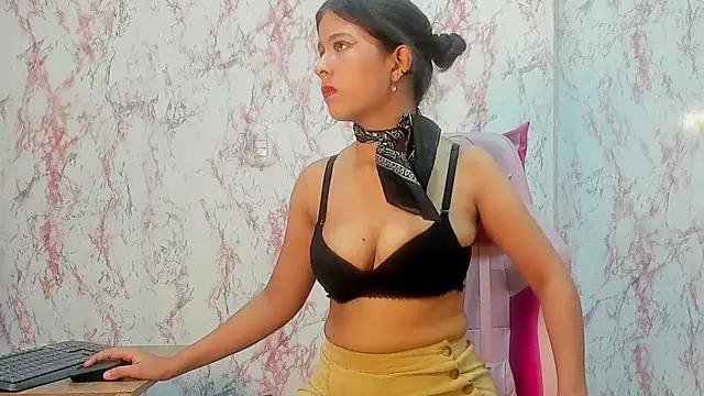 Dolly boobsy online show from March 2026 01:13:01 PM