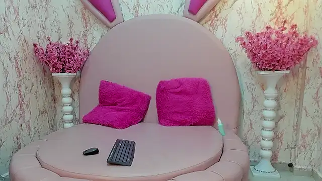 Dolly boobsy online show from March 2026 01:03:02 PM