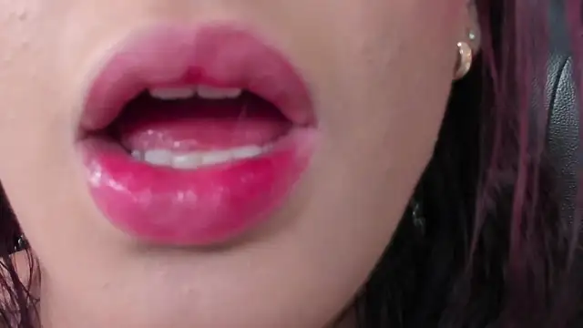 estrellathekk online show from April 2026 10:11:01 PM
