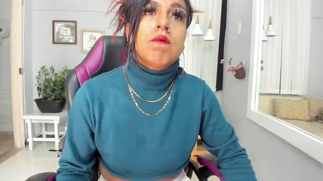 Nahomy Collins  online show from May 2026 07:53:02 PM