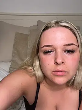 Goldieluxe online show from March 2026 09:33:02 PM