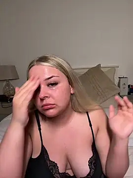 Goldieluxe online show from March 2026 09:59:01 PM