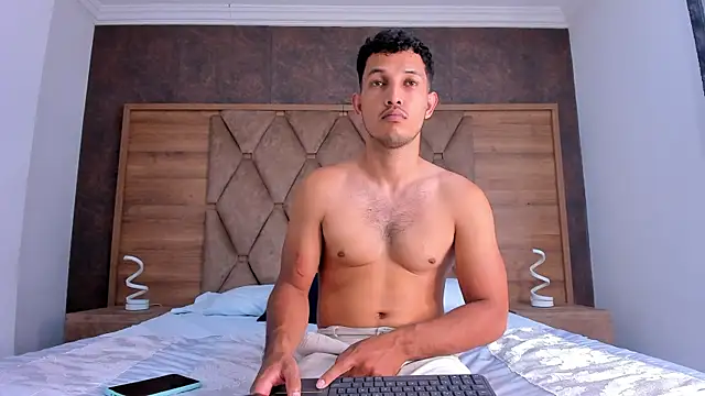 MaxiStanford online show from April 2026 07:42:01 PM