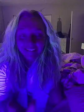 Snapshot of imkhloe chatting on May 2026 11:48:01 PM imkhloe online show from May 2026 11:48:01 PM