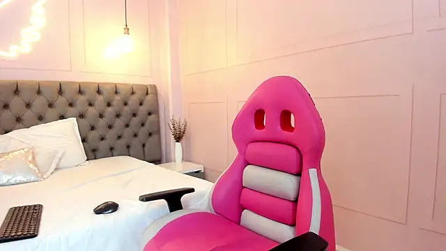 ariana pocahontas online show from April 2026 05:09:01 AM