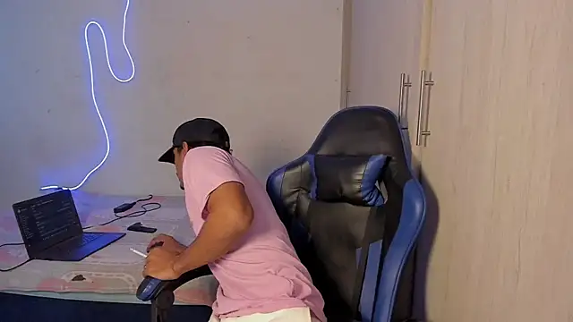 jossi12345j online show from March 2026 06:01:01 PM