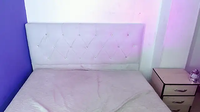 isadoraqueeen online show from March 2026 03:50:01 AM