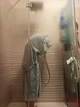 Andreakkkk online show from April 2026 09:31:01 PM